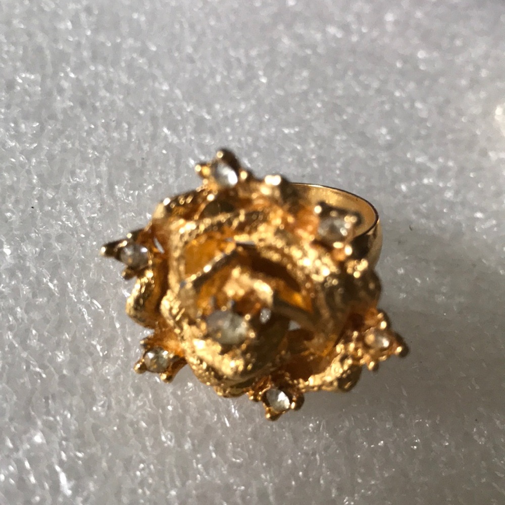 Vintage rhinestone flower ring
